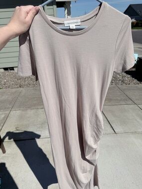 Treasure & Bond Short Sleeve Scoop Neck Tee Dress in Light Taupe